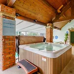 2 Bed In Pickering Oc-88955 *