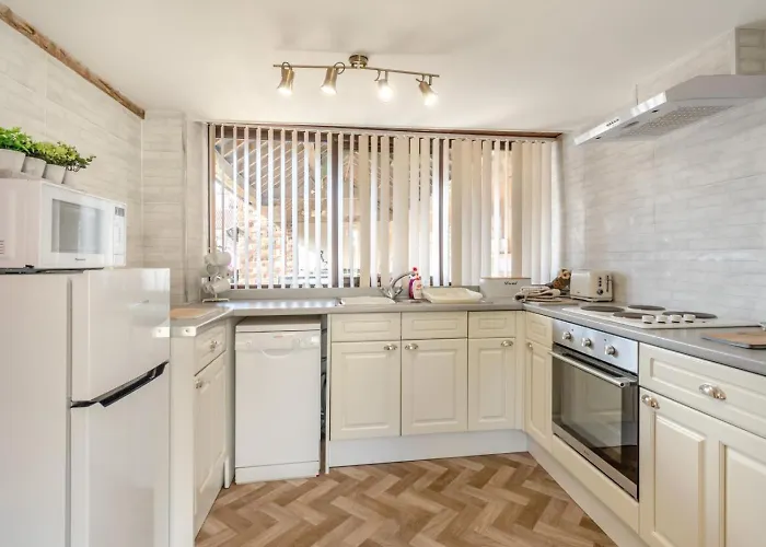 2 Bed In Pickering Oc-88955 *